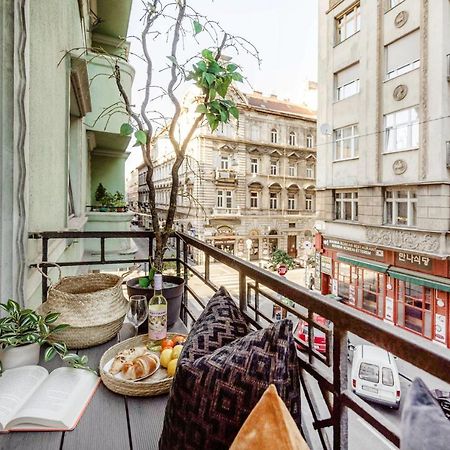 Chill On The Screened Balcony-Budapest Most Historic Landmarks Экстерьер фото
