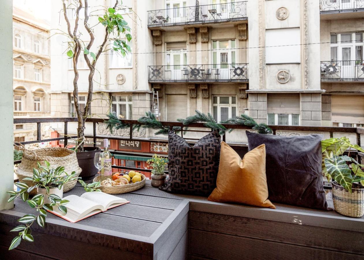 Chill On The Screened Balcony-Budapest Most Historic Landmarks Экстерьер фото