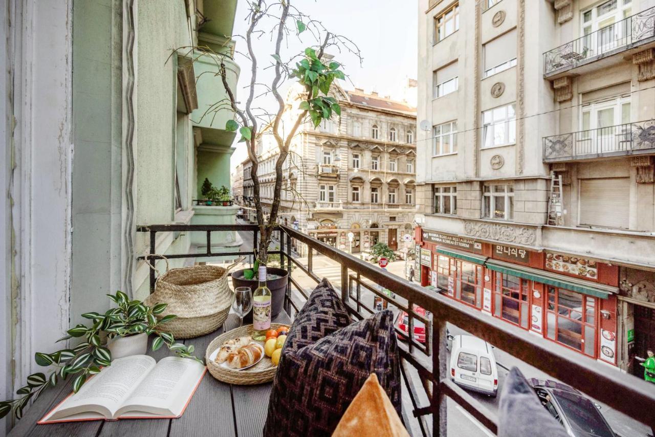 Chill On The Screened Balcony-Budapest Most Historic Landmarks Экстерьер фото