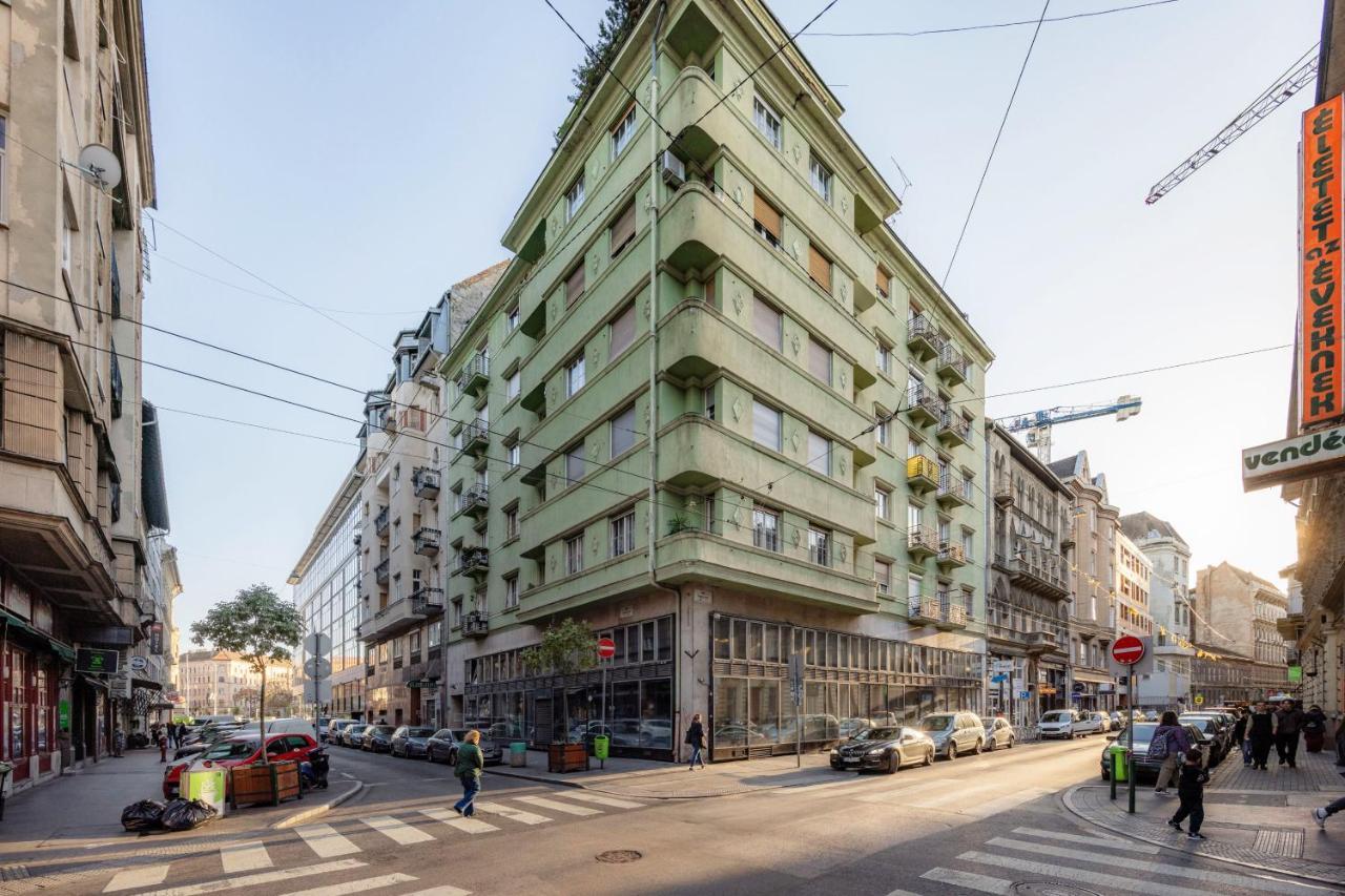Chill On The Screened Balcony-Budapest Most Historic Landmarks Экстерьер фото
